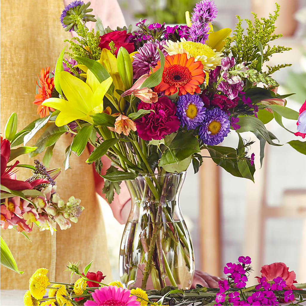 Bold & Bright – A Florist Original – NEIL'S FLOWERS AND GREENHOUSES, Kingston ON