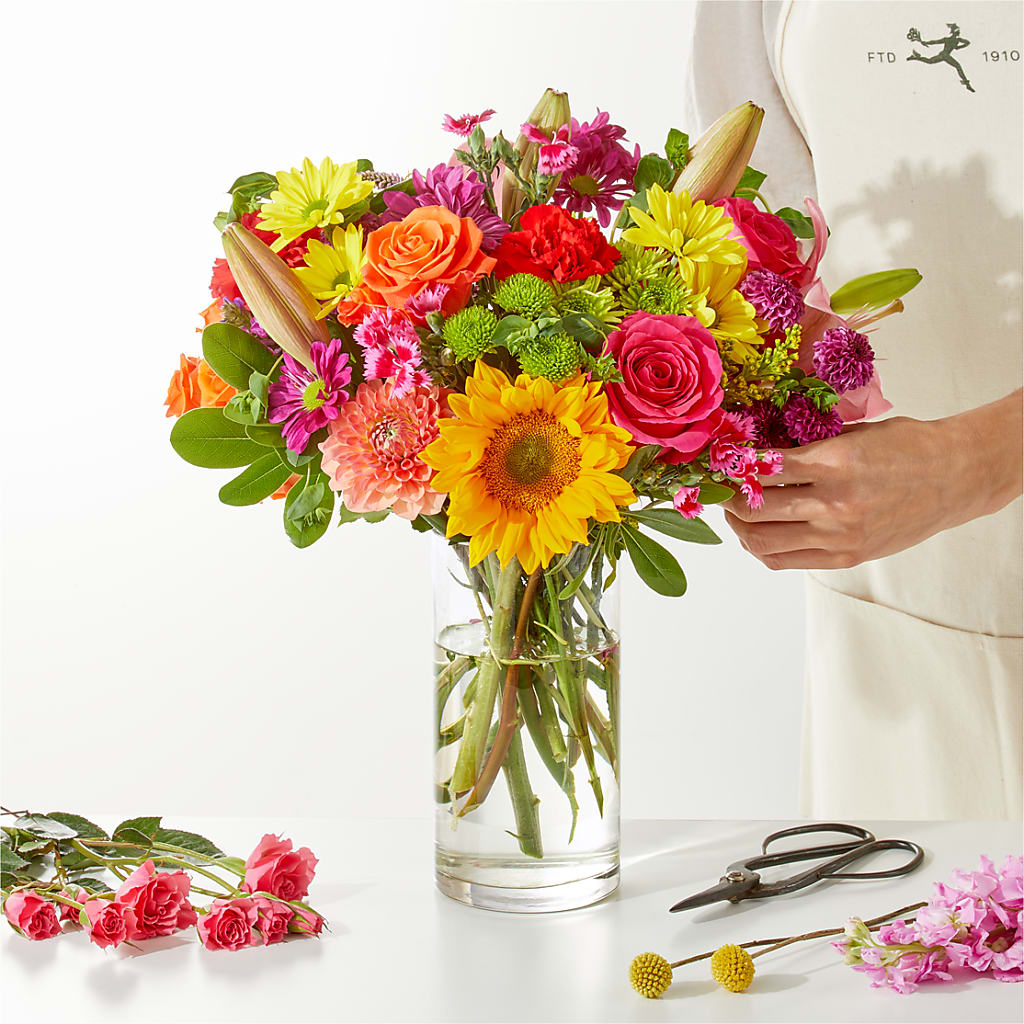 Cue the Confetti - A Florist Original – NEIL'S FLOWERS AND GREENHOUSES, Kingston ON