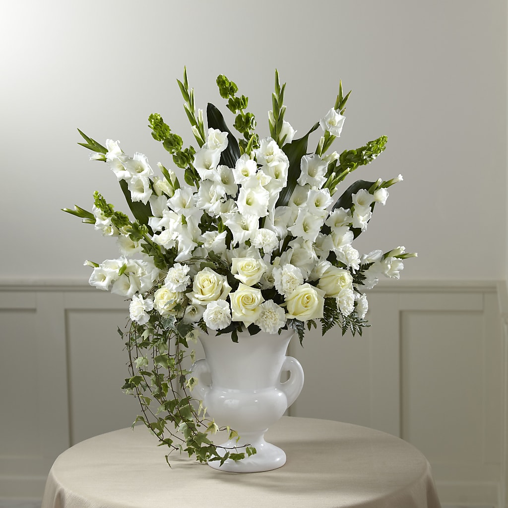 Fond Reflections Arrangement – NEIL'S FLOWERS AND GREENHOUSES, Kingston ON