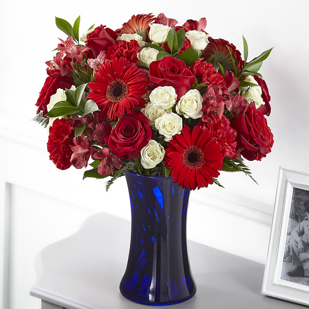 Hearts Embrace Bouquet – NEIL'S FLOWERS AND GREENHOUSES, Kingston ON
