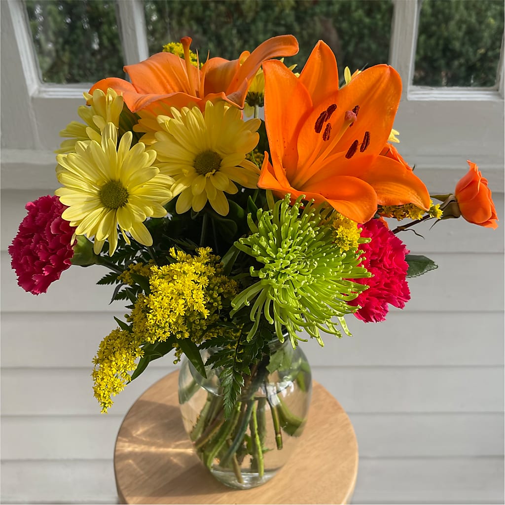 Bold & Bright – A Florist Original – NEIL'S FLOWERS AND GREENHOUSES, Kingston ON
