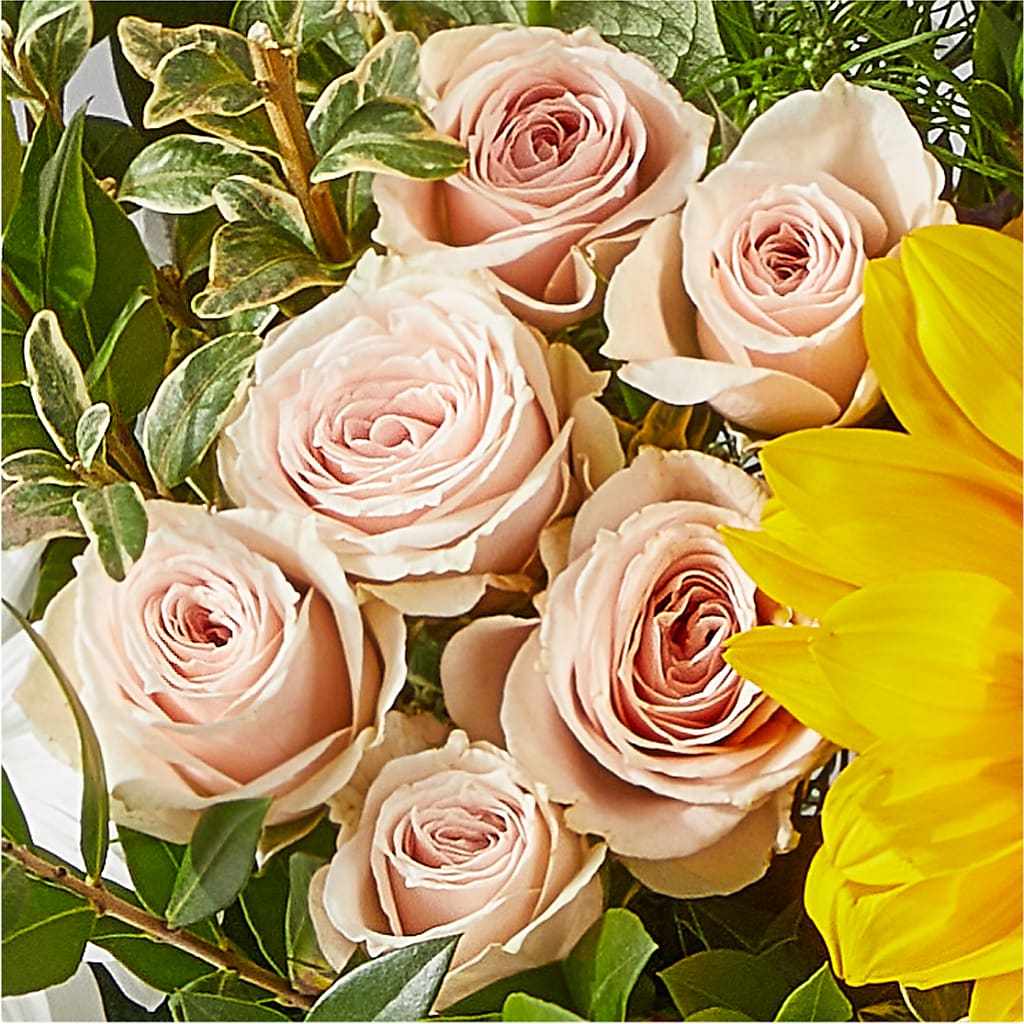 The Good Life Bouquet – NEIL'S FLOWERS AND GREENHOUSES, Kingston ON