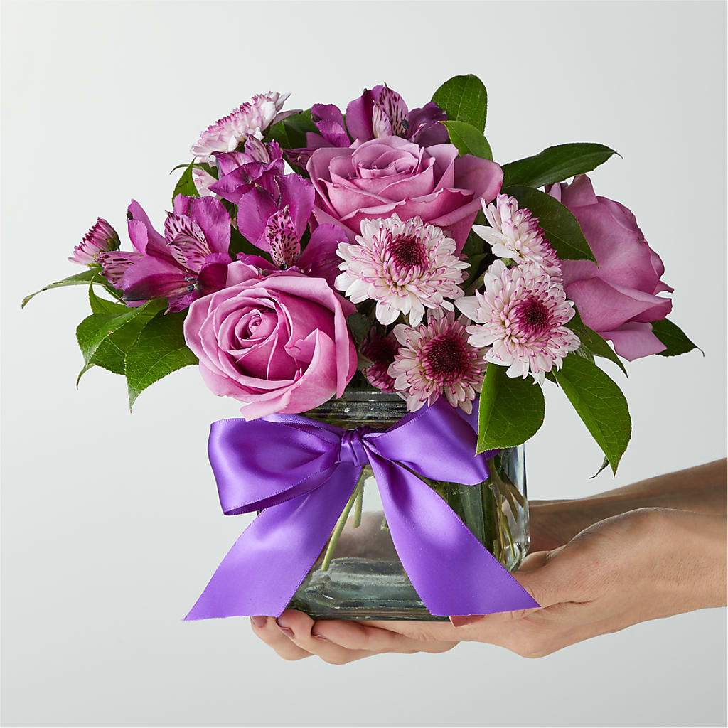 Sugarplum Bouquet – NEIL'S FLOWERS AND GREENHOUSES, Kingston ON