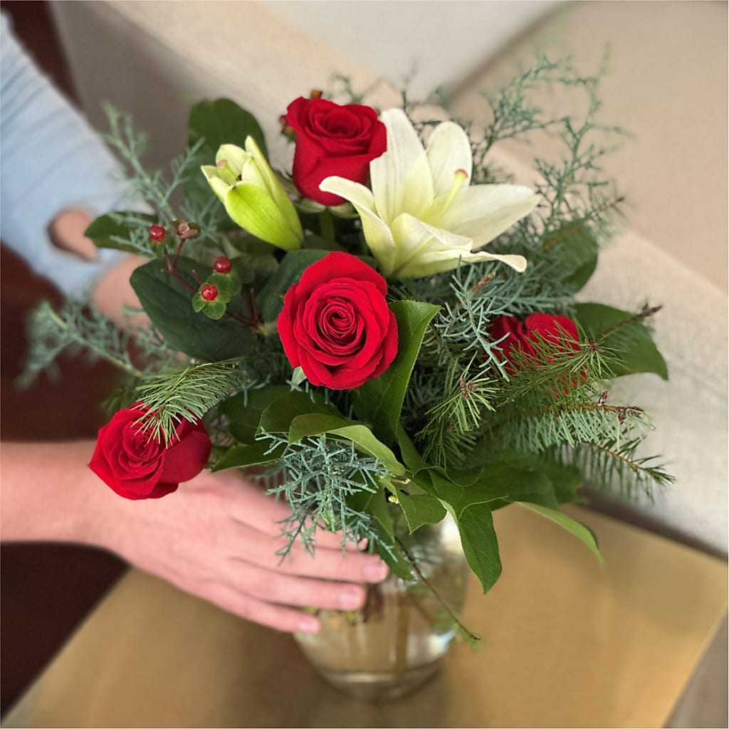 Glittering Lights Bouquet – NEIL'S FLOWERS AND GREENHOUSES, Kingston ON