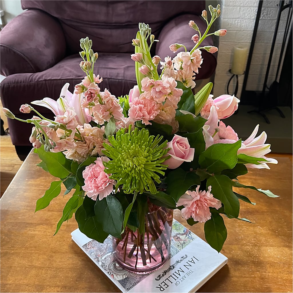 Pretty in Pink Bouquet – NEIL'S FLOWERS AND GREENHOUSES, Kingston ON