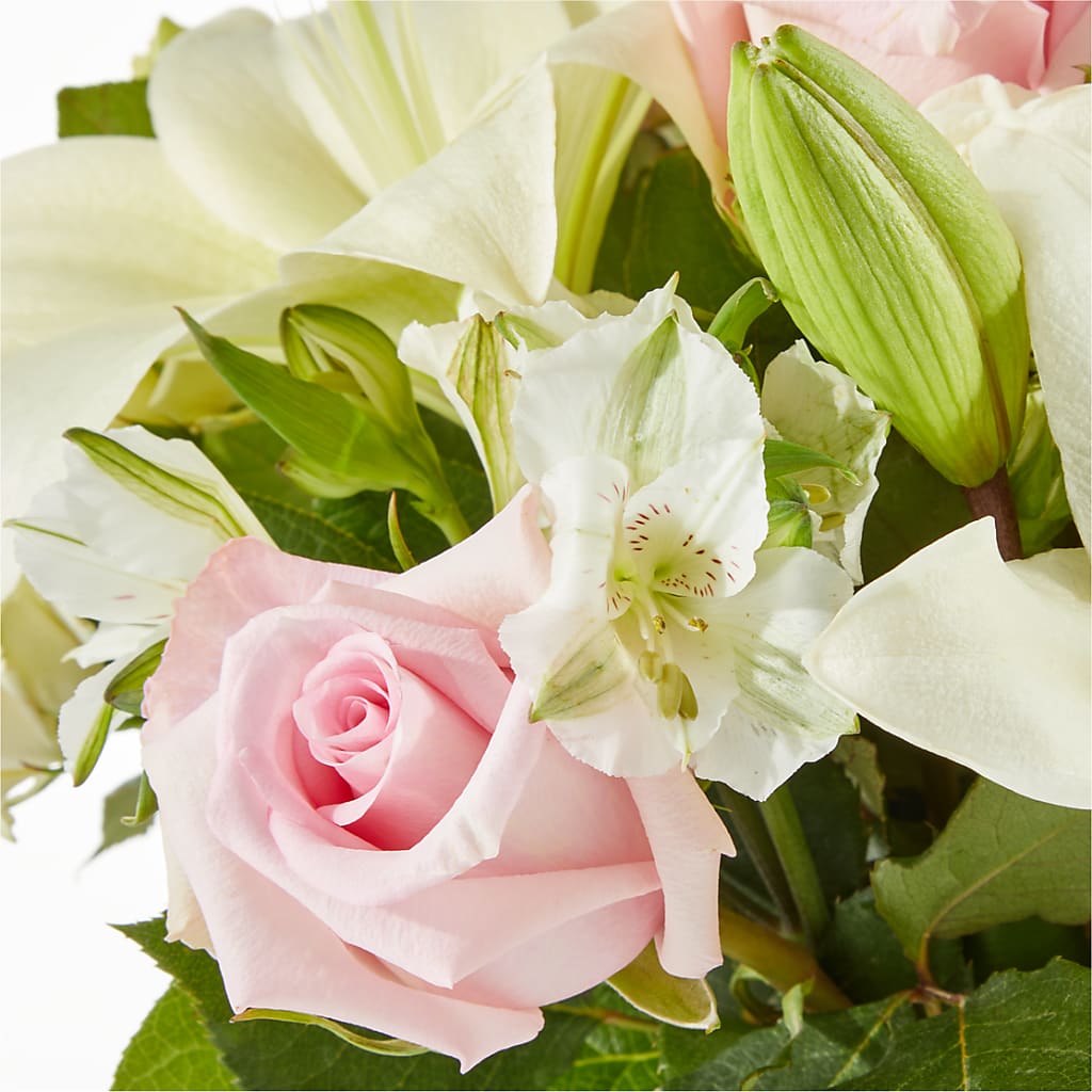 Kindhearted Bouquet – NEIL'S FLOWERS AND GREENHOUSES, Kingston ON