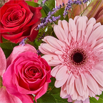 Lots of Love Bouquet – NEIL'S FLOWERS AND GREENHOUSES, Kingston ON
