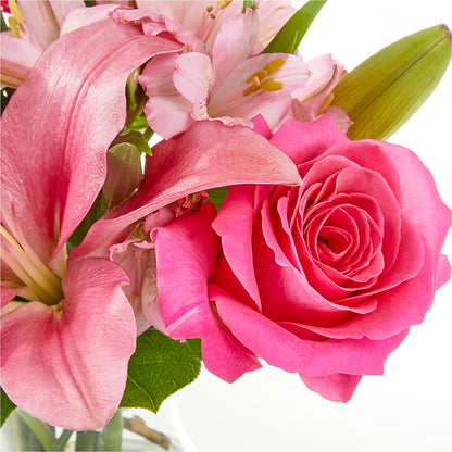 Lots of Love Bouquet – NEIL'S FLOWERS AND GREENHOUSES, Kingston ON